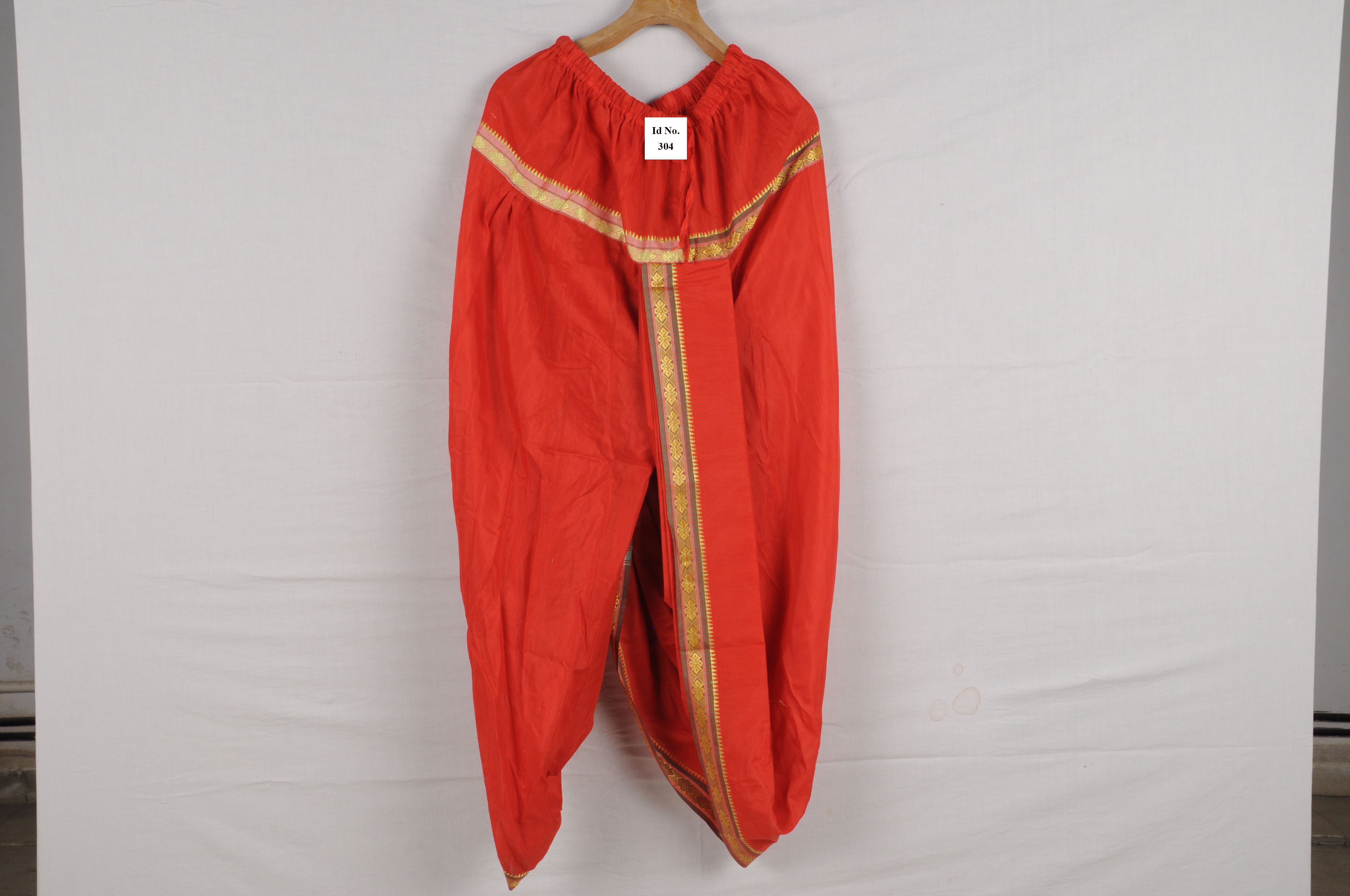 	dhoti salwar