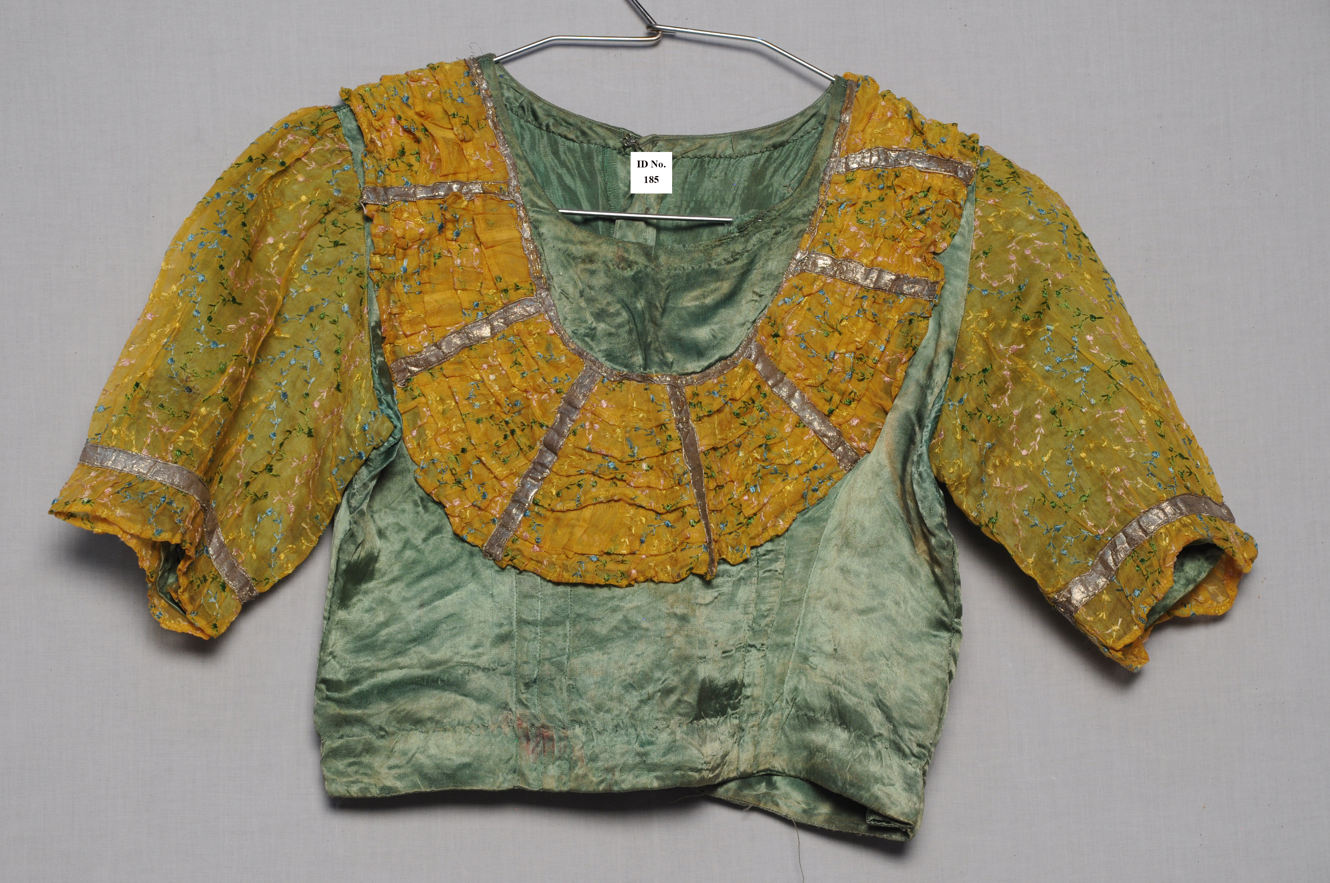 blouse