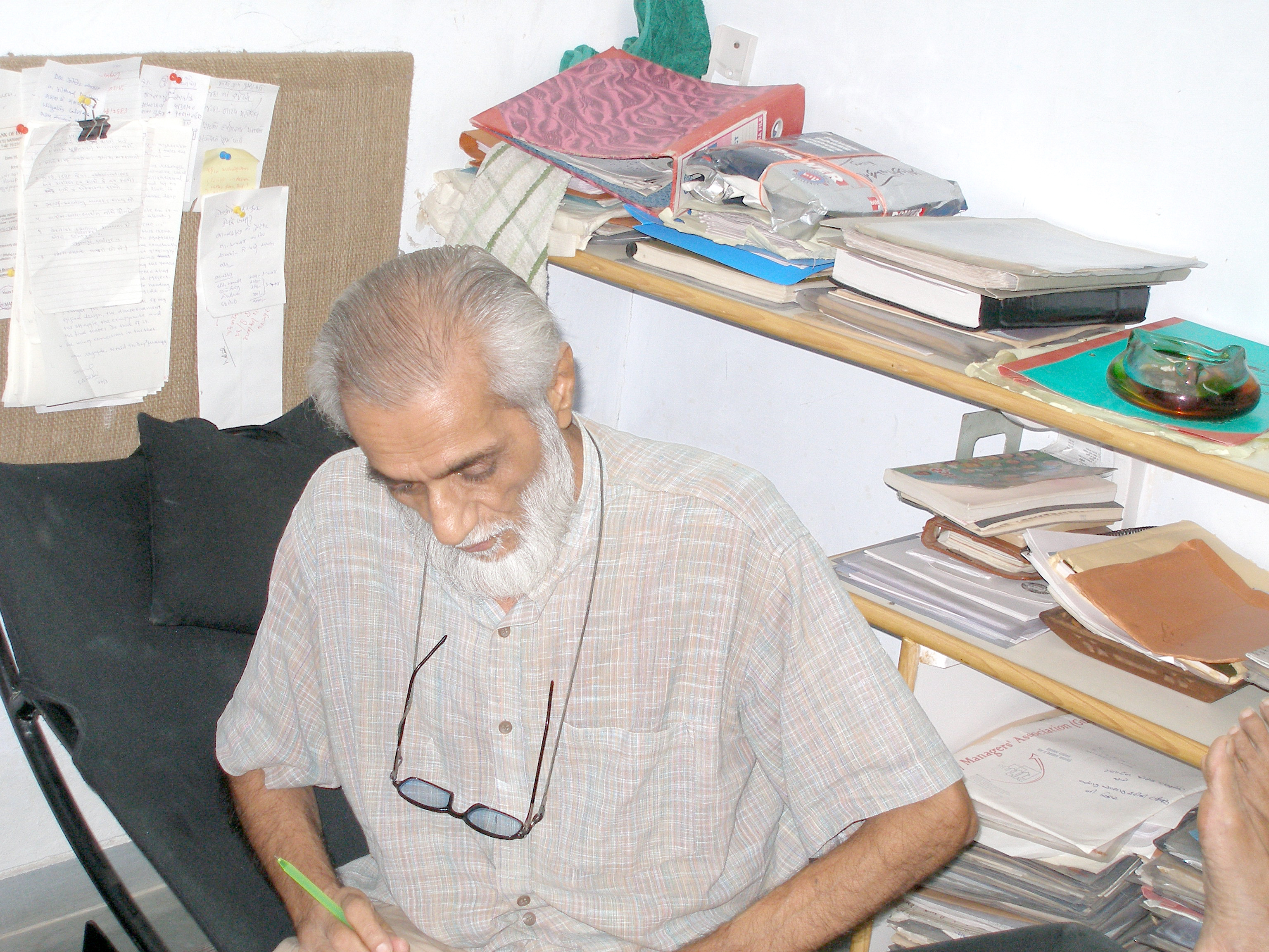 HASMUKH BARADI