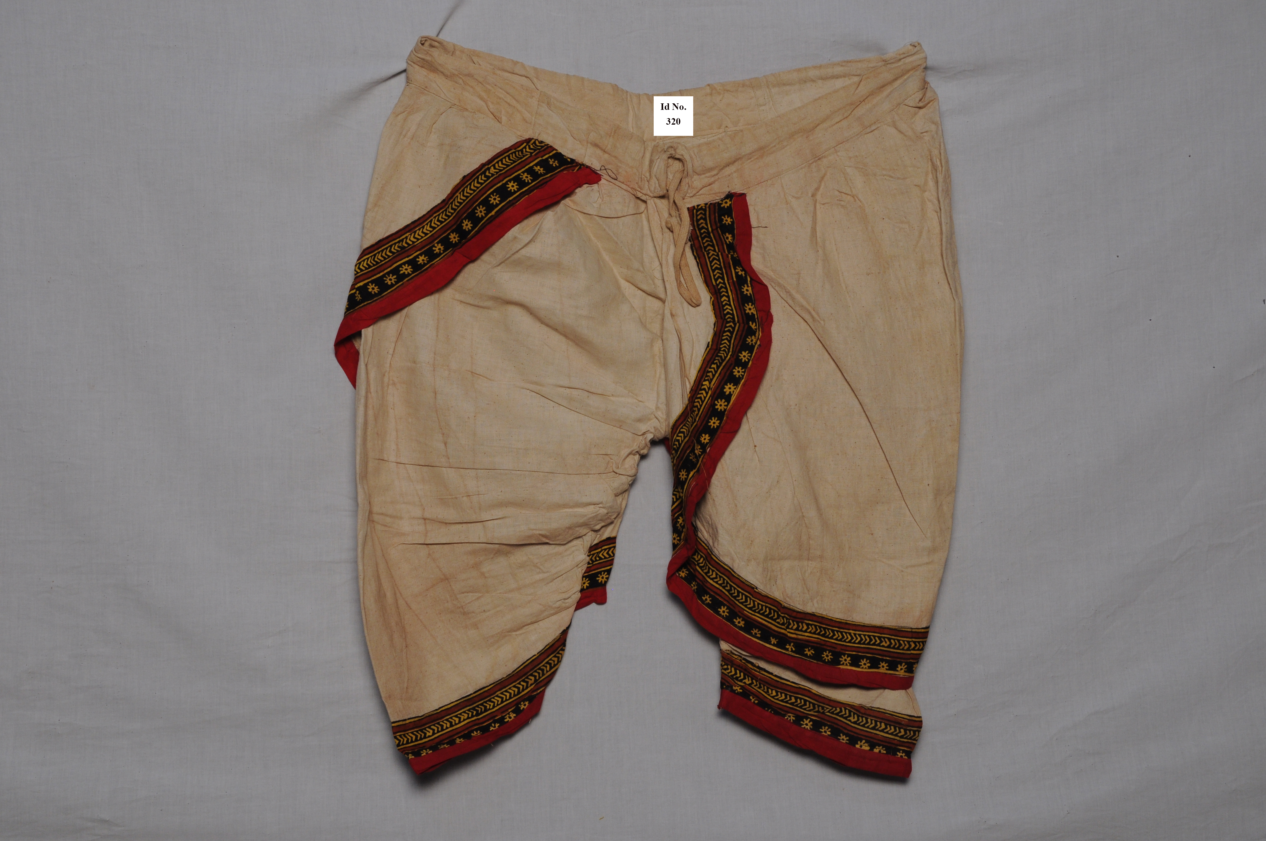 	dhoti salwar	