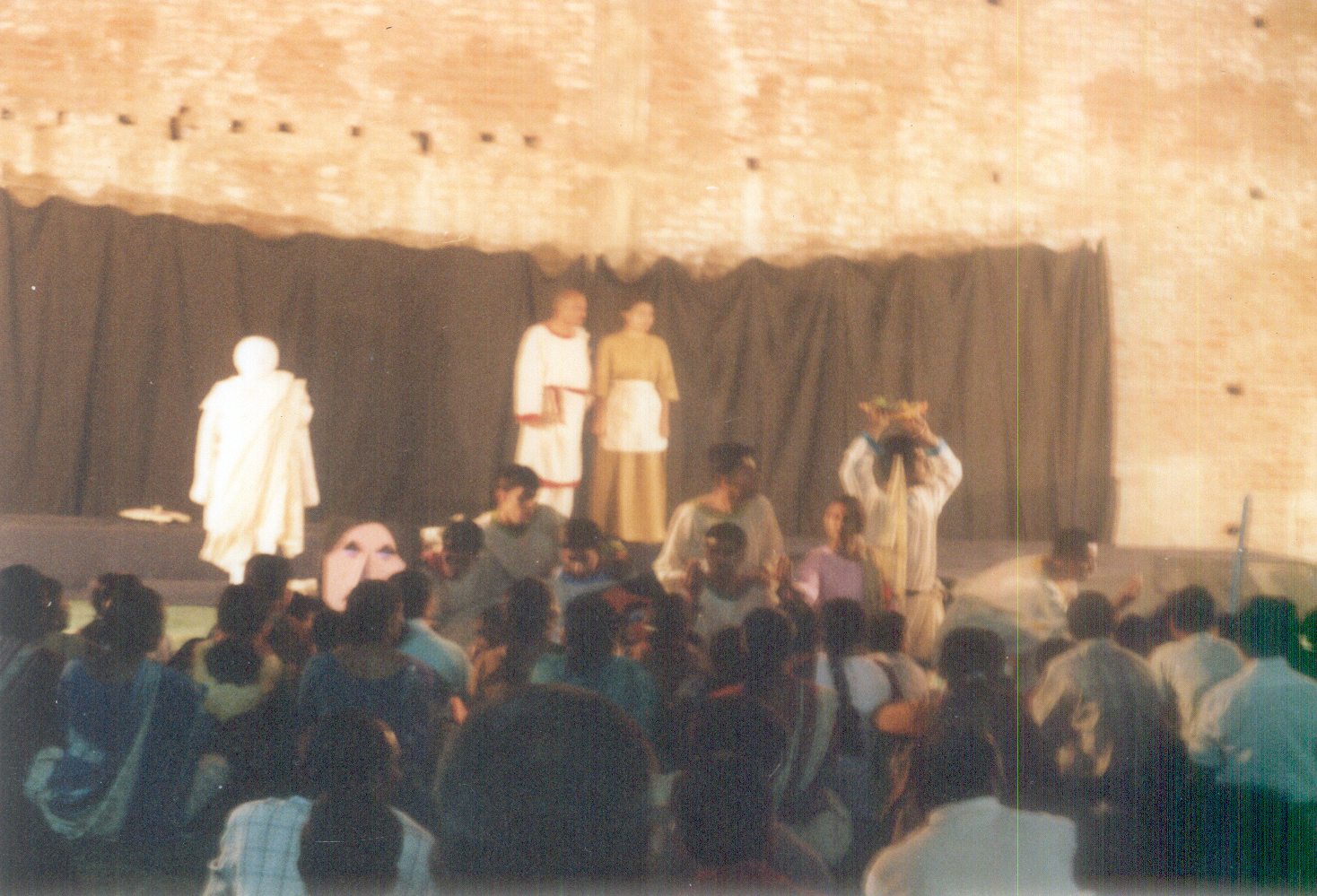 Hun Ja caesar Ne Hun Ja Brutus Chhun