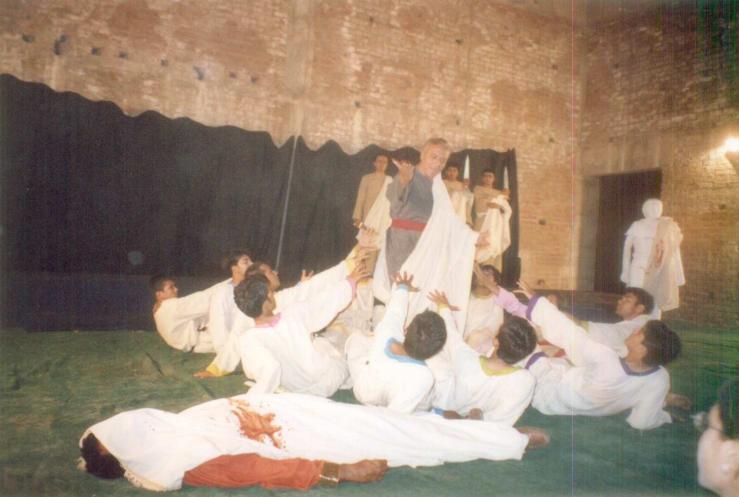 Hun Ja caesar Ne Hun Ja Brutus Chhun