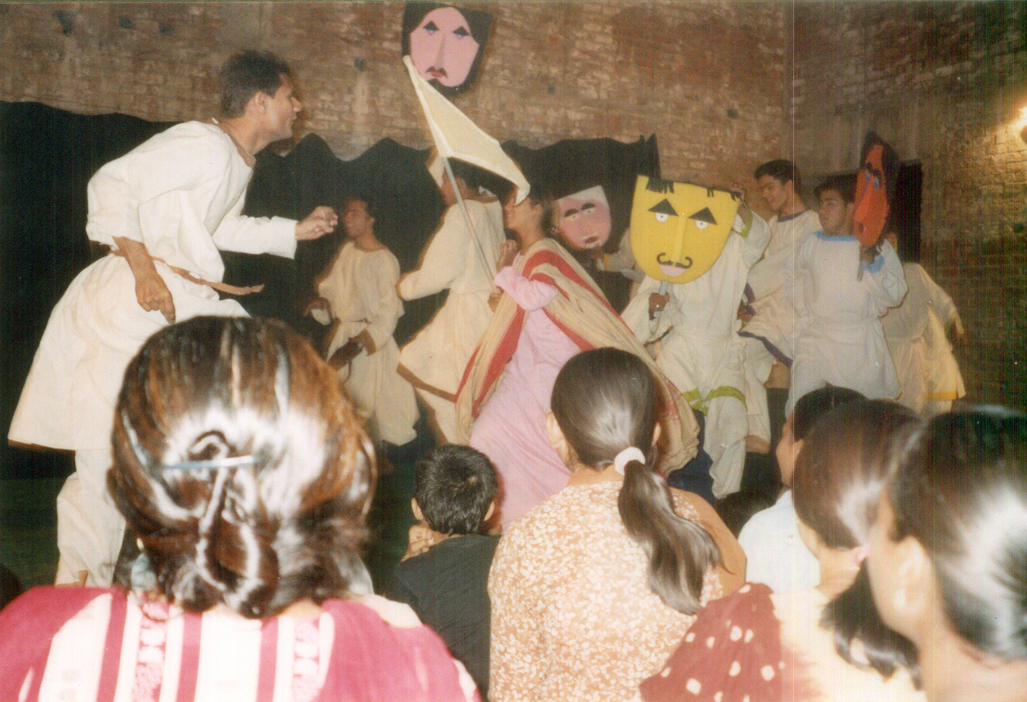 Hun Ja caesar Ne Hun Ja Brutus Chhun