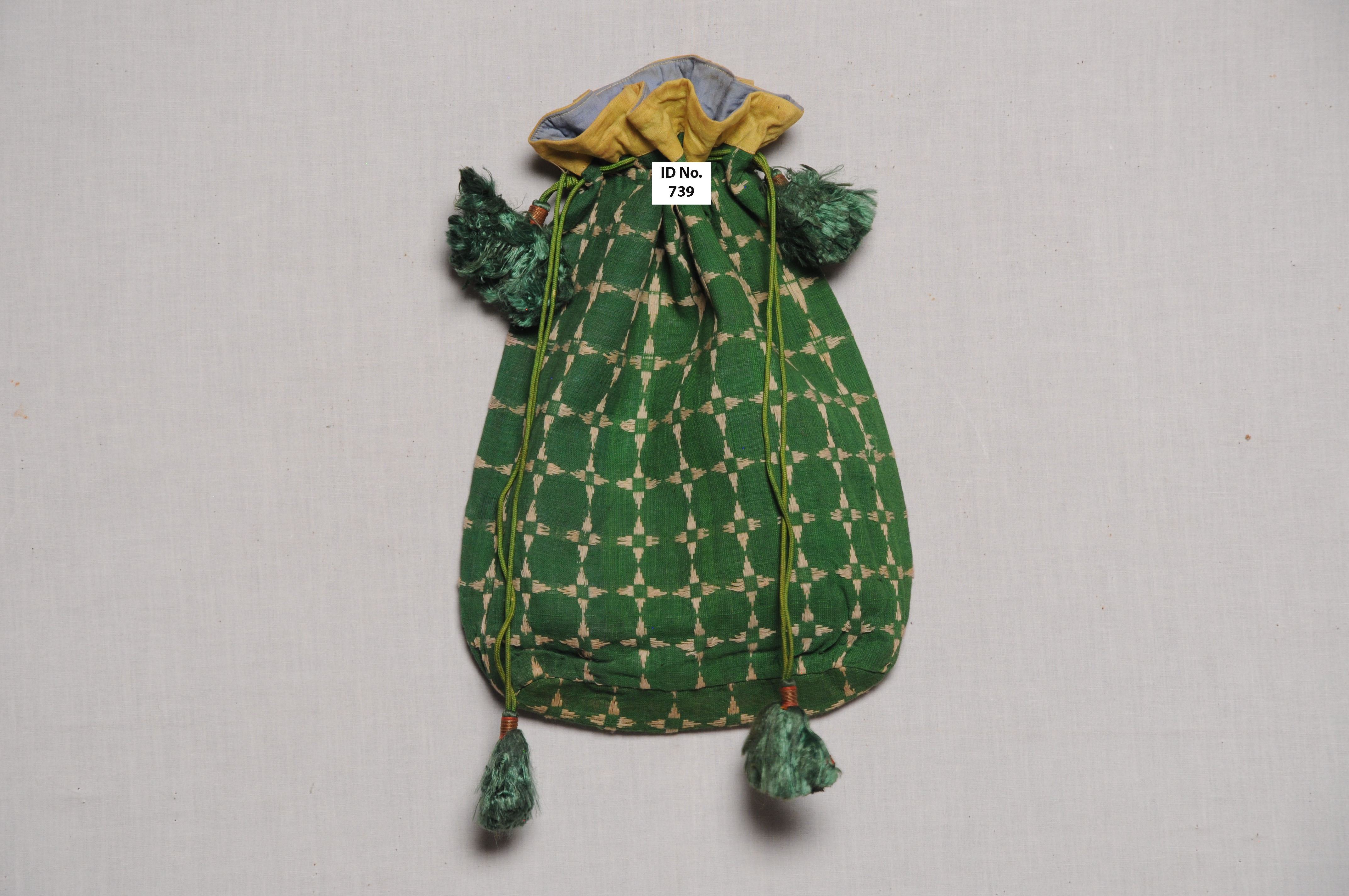 	batwa purse