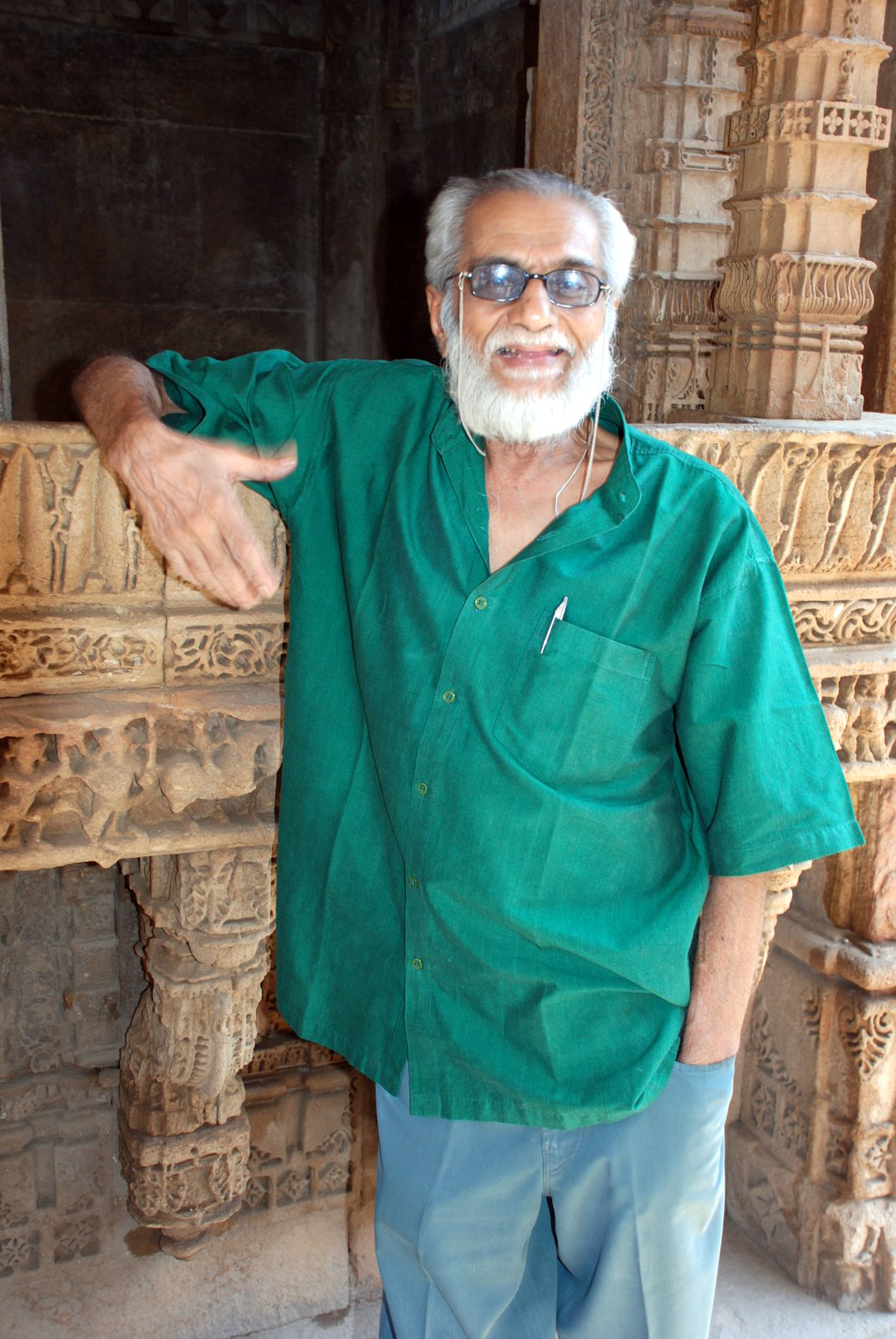 HASMUKH BARADI
