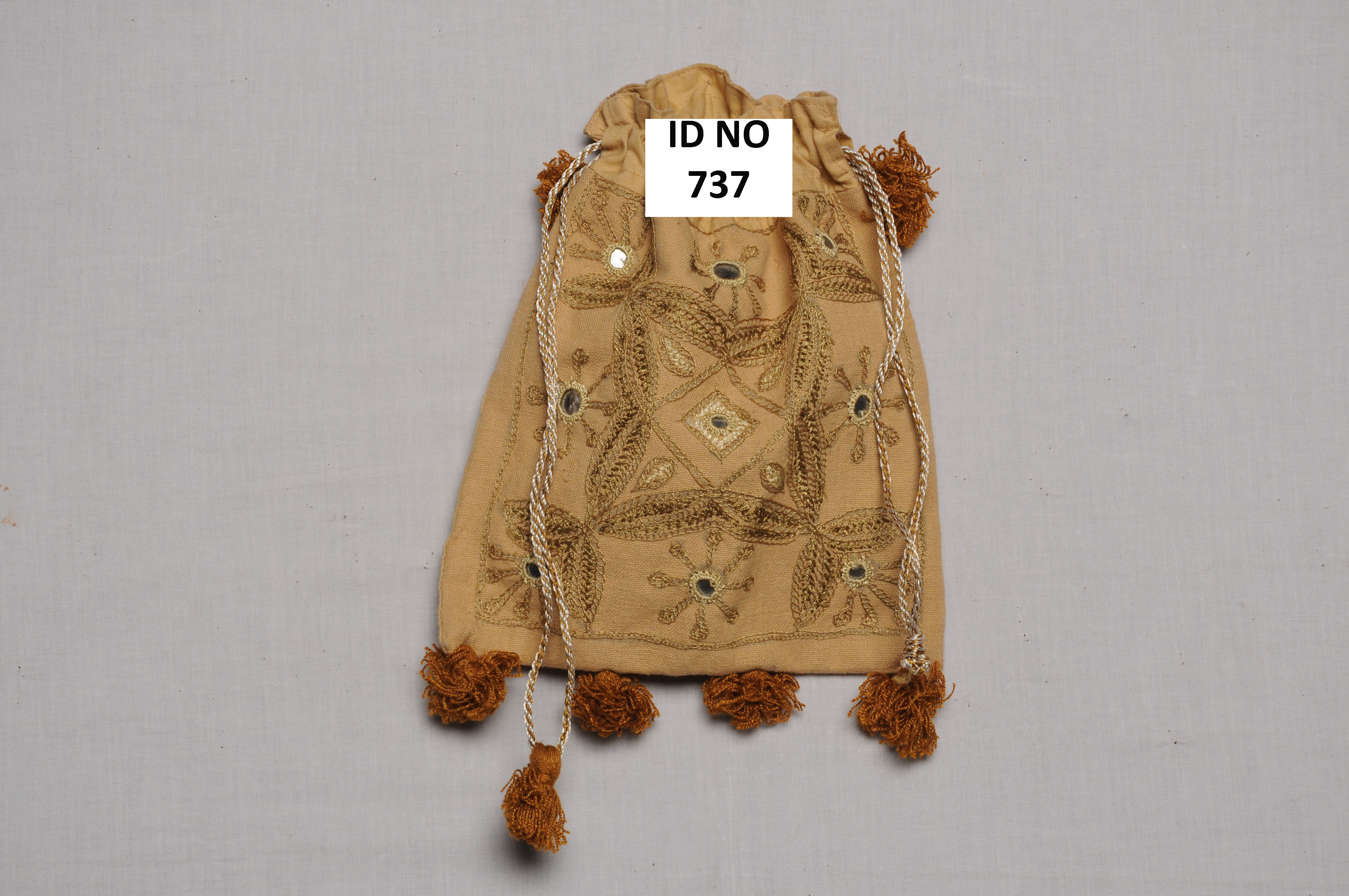	batwa purse