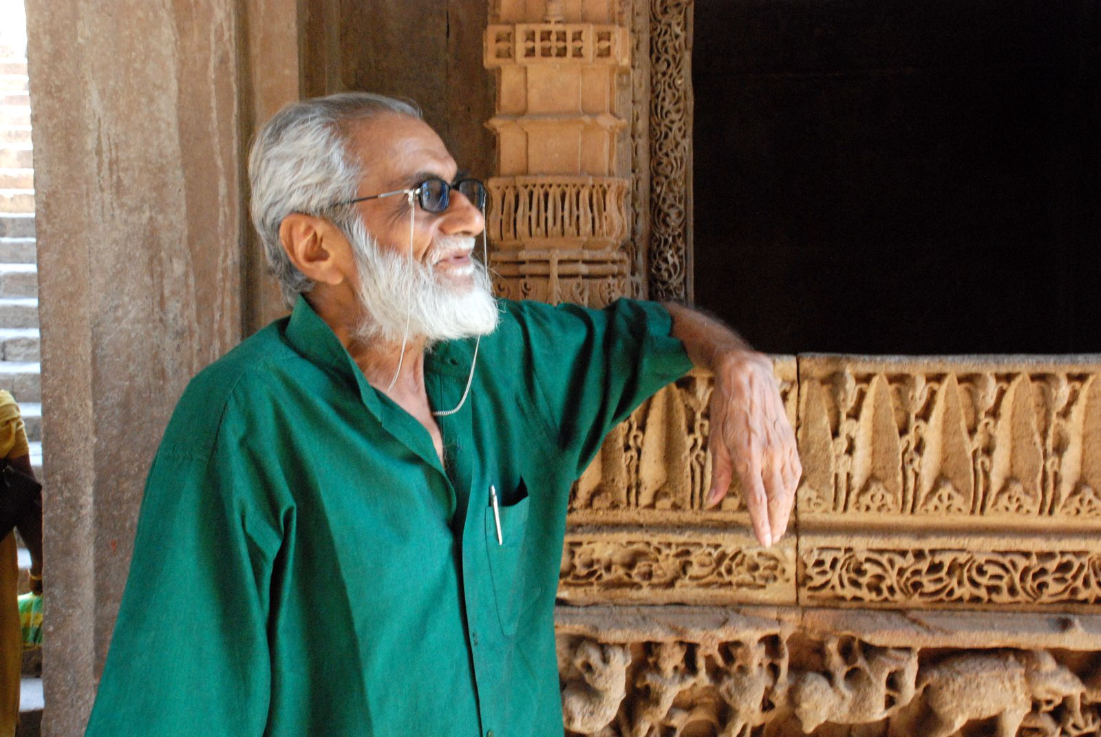 HASMUKH BARADI