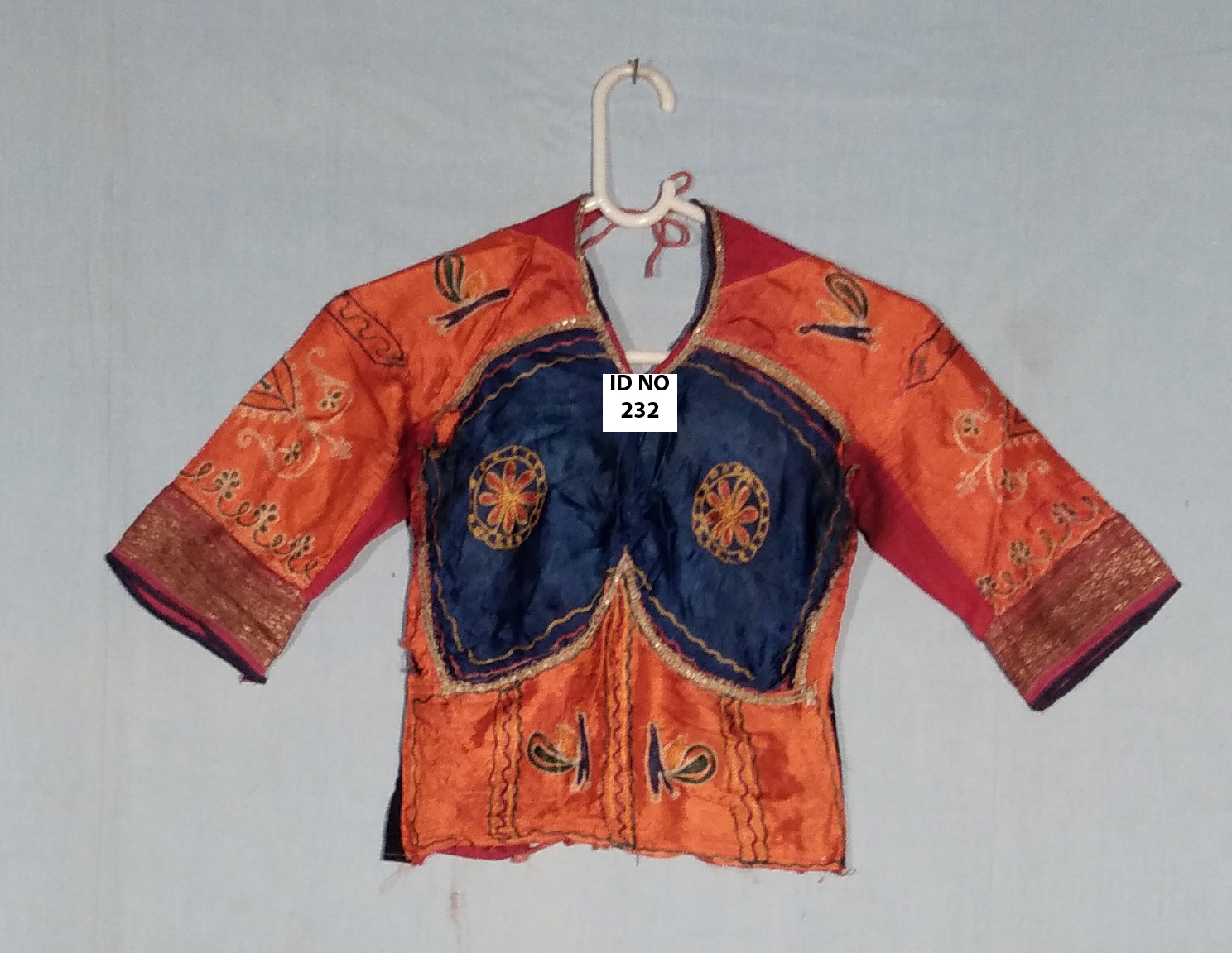	blouse