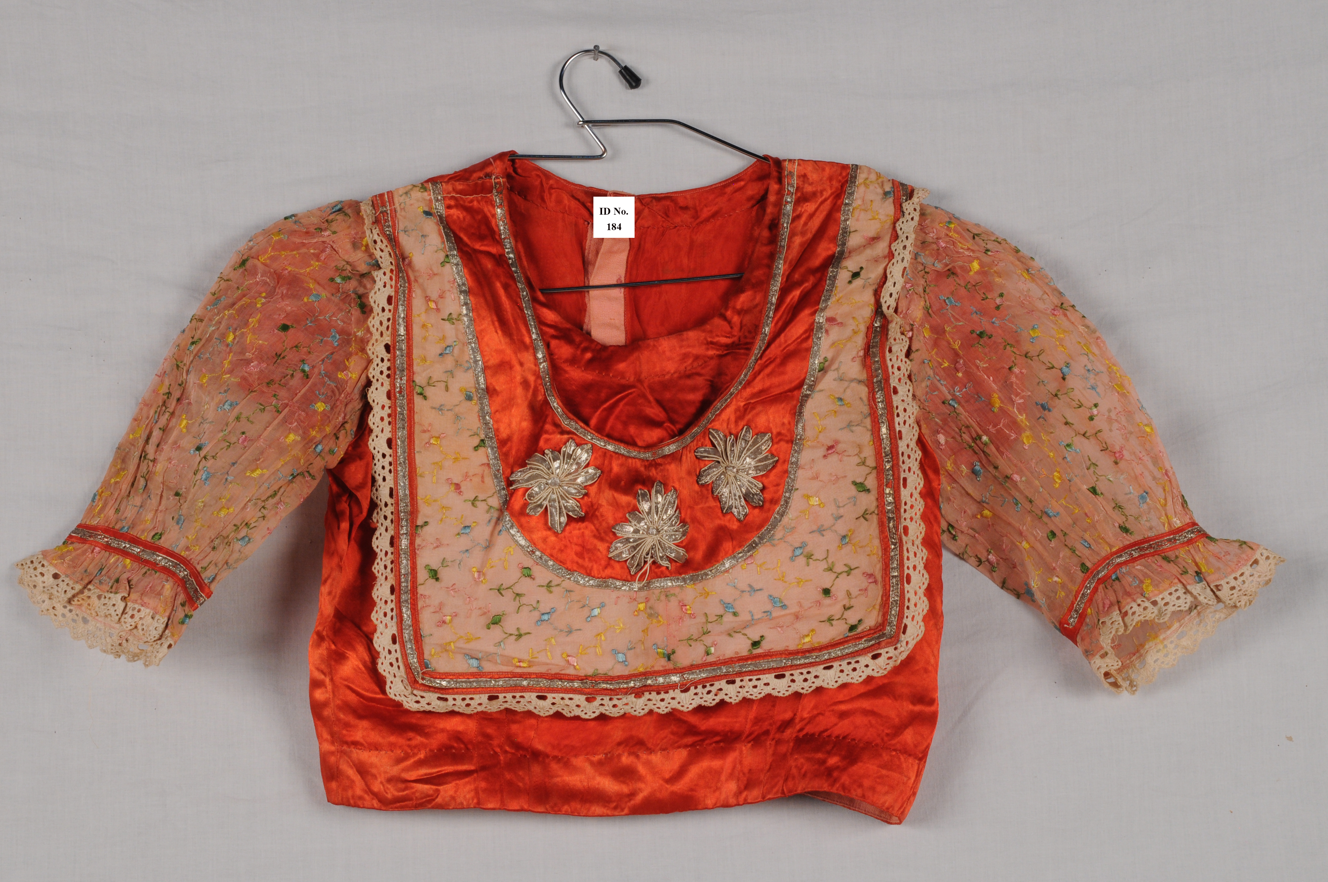 	blouse