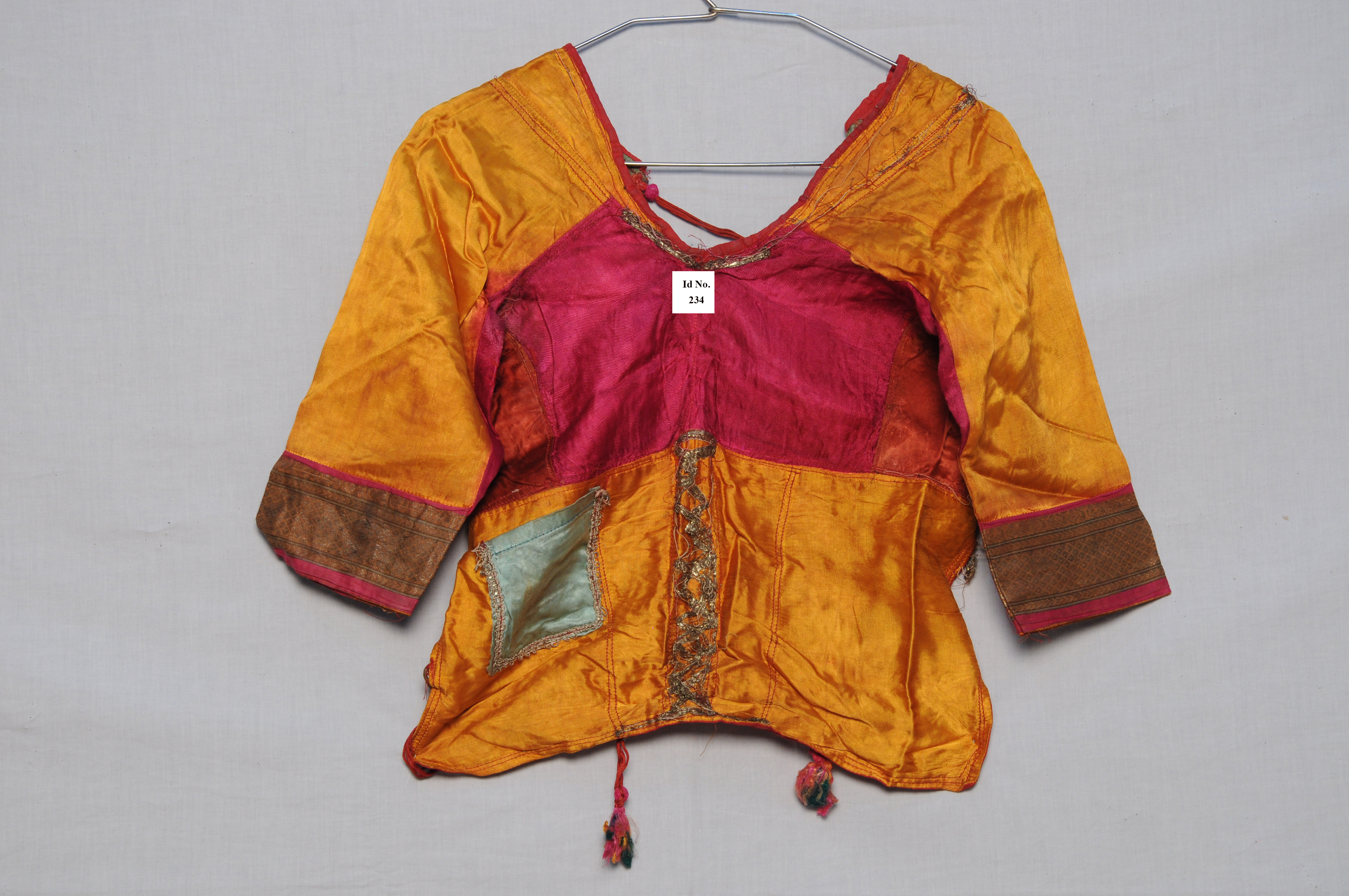 	blouse